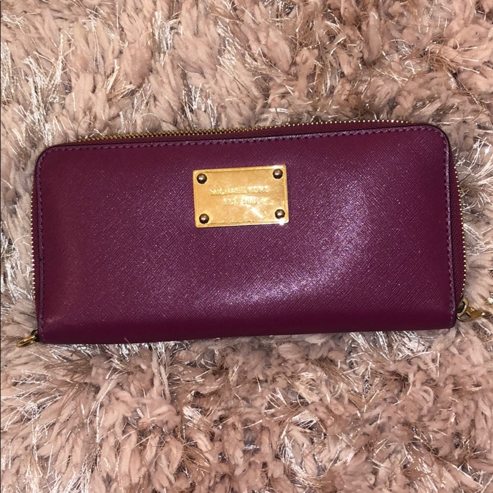 Michael Kors Saffiano Leather wallet